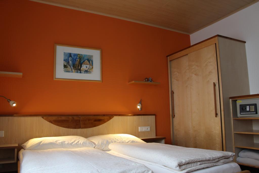 Gaestehaus Karassowitsch Rust Ruang foto